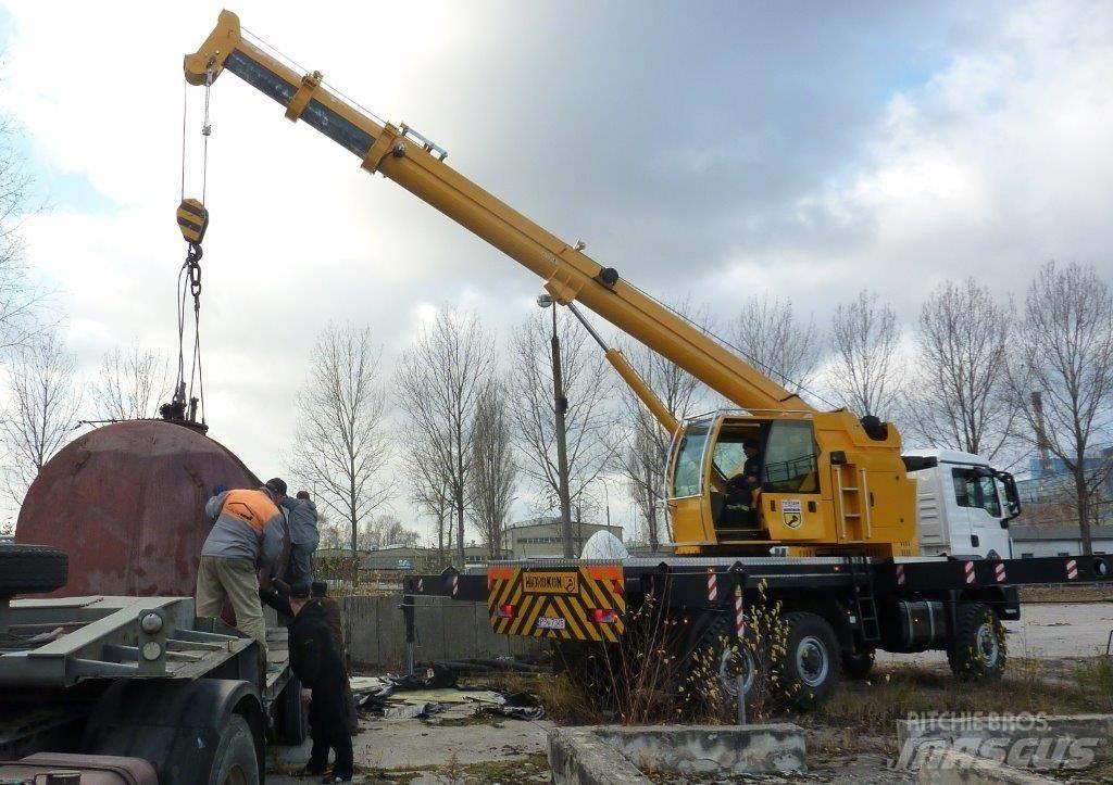 Hidrokon HK 30 18 T2 Yol-Arazi Tipi Vinçler (AT)