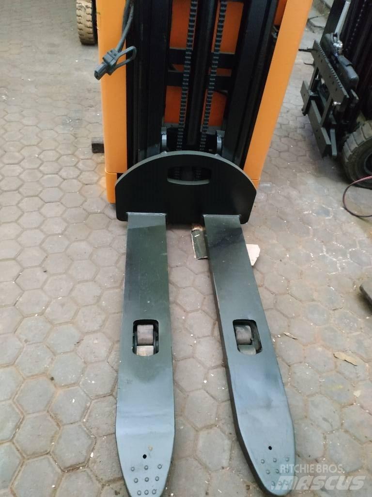 Still Aufsitzstapler Elektrikli forkliftler