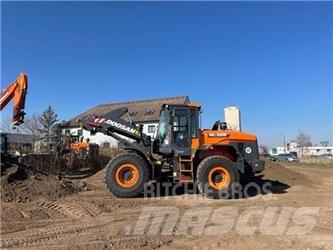 Doosan DL 220 Tekerlekli yükleyiciler