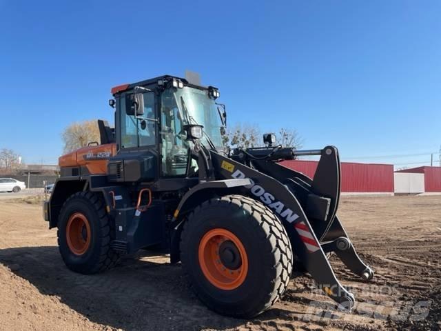 Doosan DL 220 Tekerlekli yükleyiciler