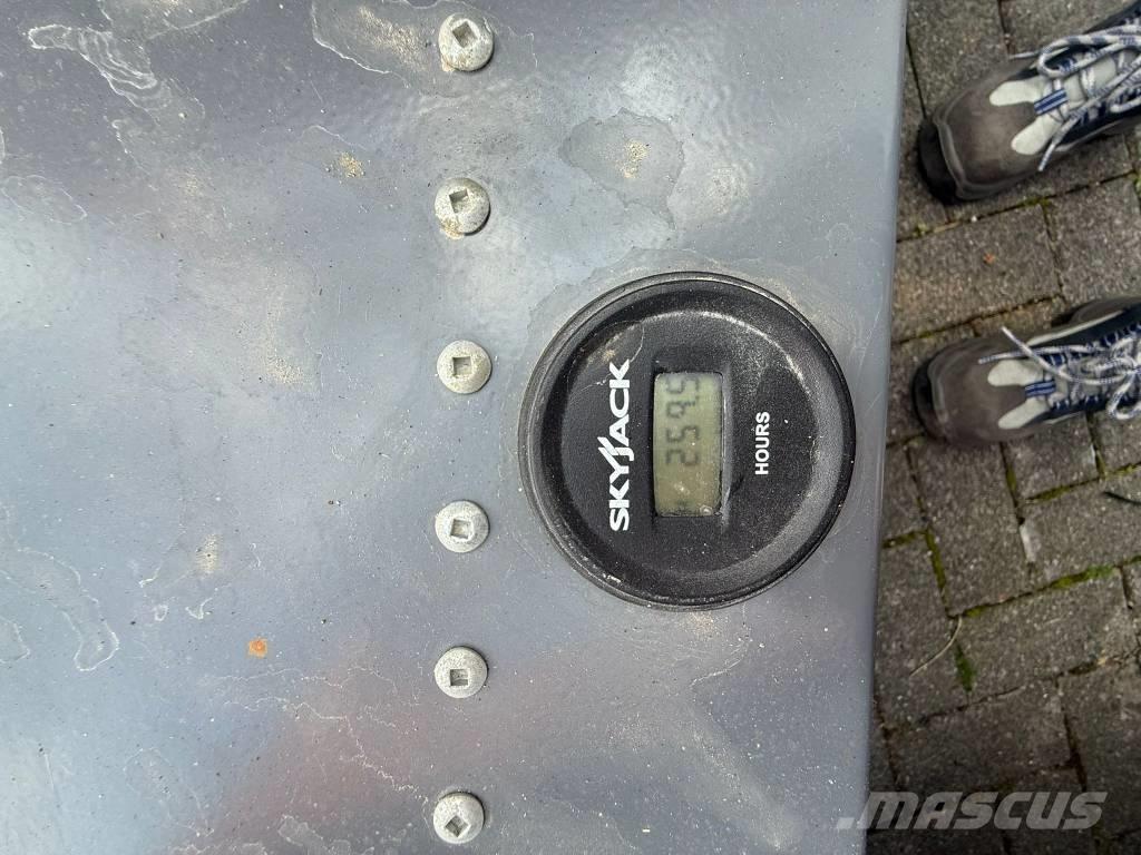 SkyJack SJ 3219 Makasli platformlar