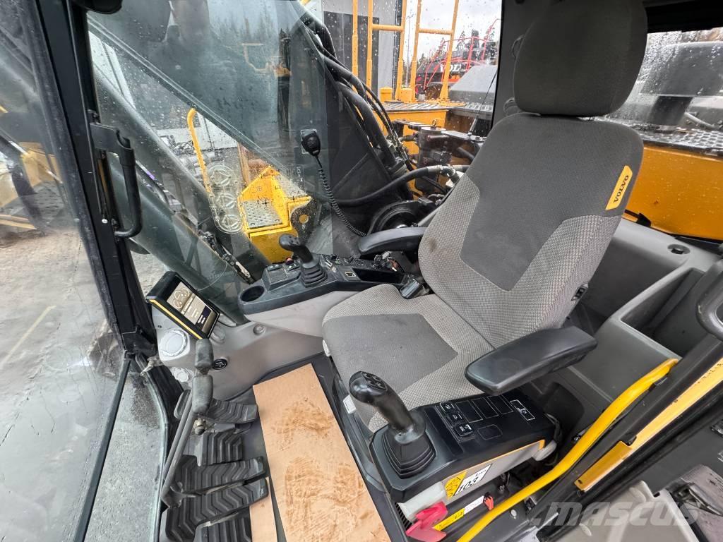 Volvo EC 300 E Paletli ekskavatörler