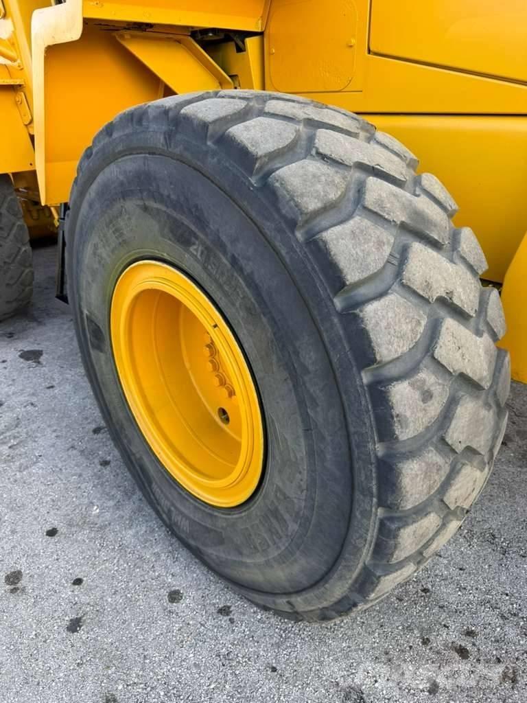Komatsu WA 320-5L Tekerlekli yükleyiciler