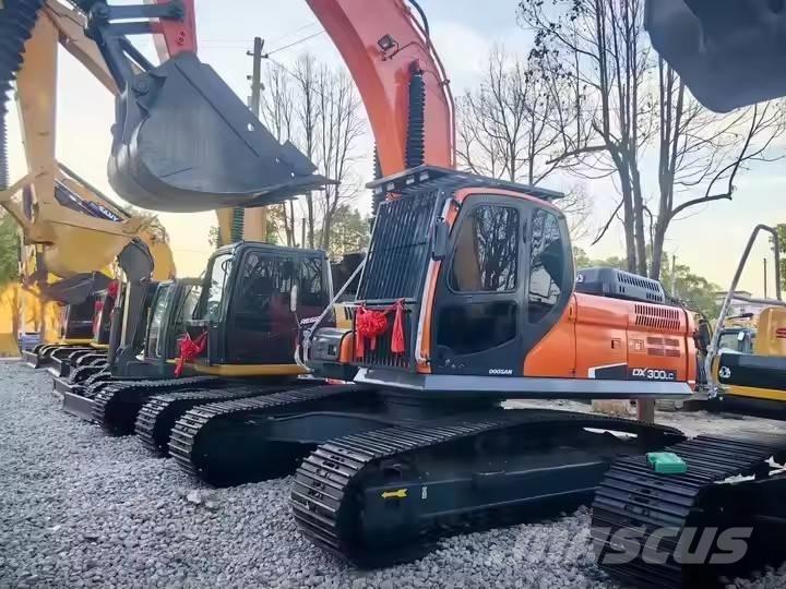 Doosan DX 300 LC Paletli ekskavatörler