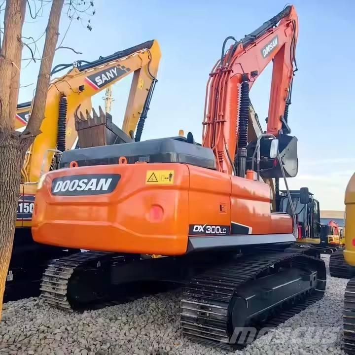Doosan DX 300 LC Paletli ekskavatörler