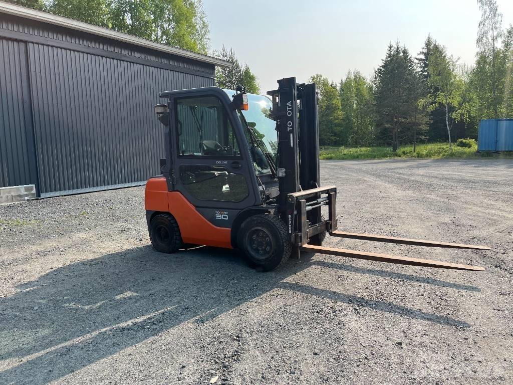 Toyota 52-8 FDF 30 Dizel forkliftler