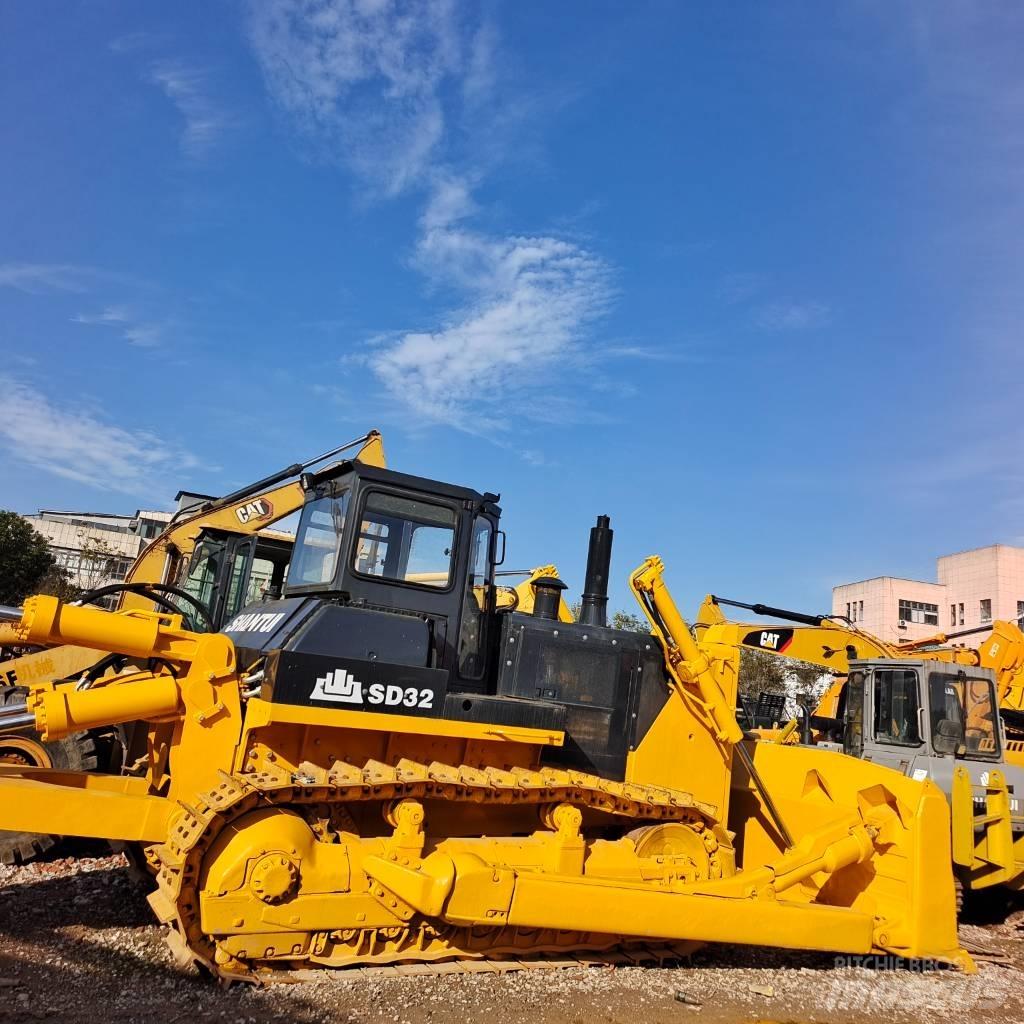 Shantui SD 32 Paletli dozerler