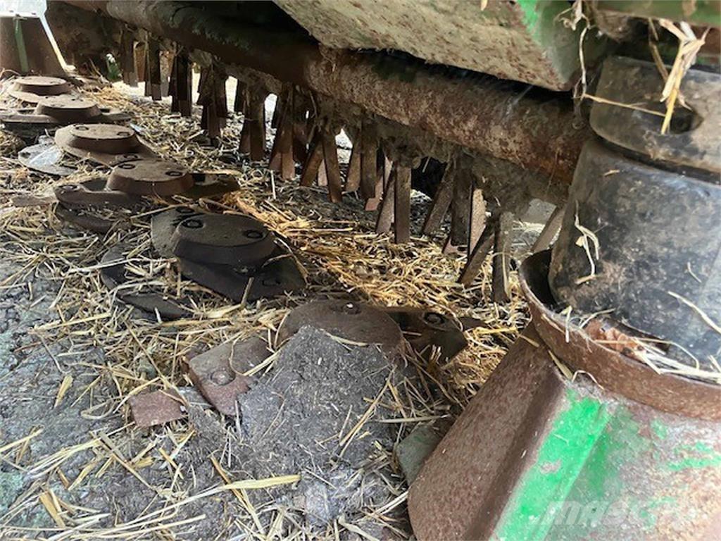 John Deere 131 Diger yem biçme makinalari