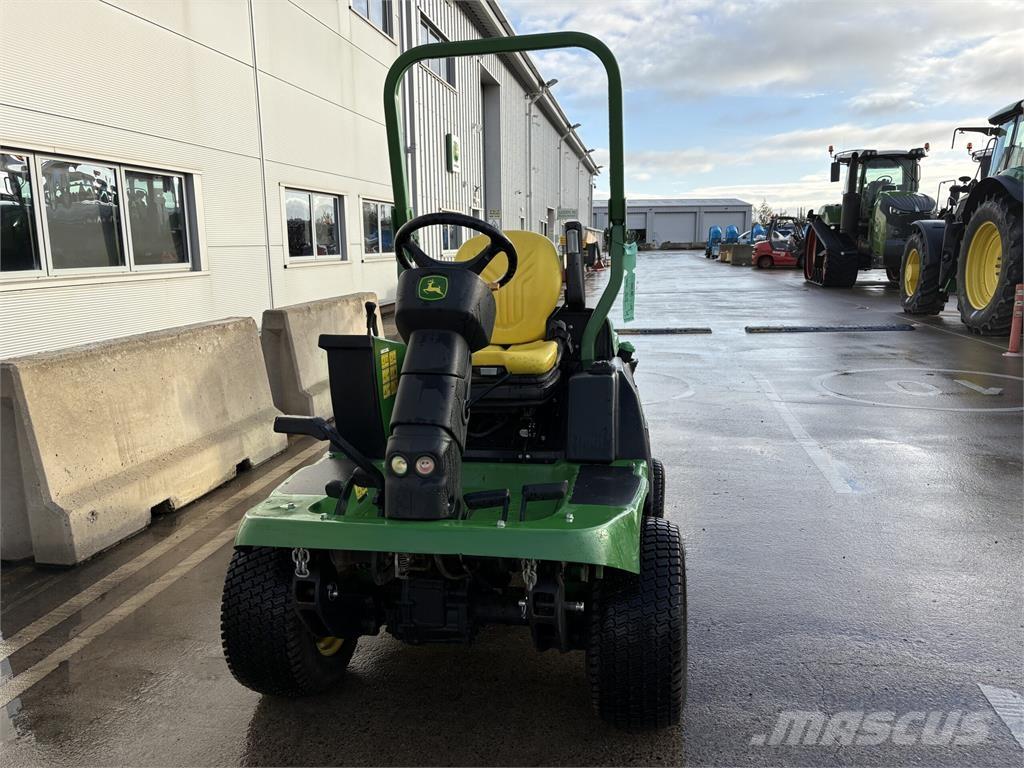 John Deere 1570 Mobil çim biçme makineleri