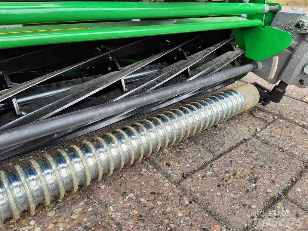 John Deere 220SL Arkasından yürünen çim biçme makineleri