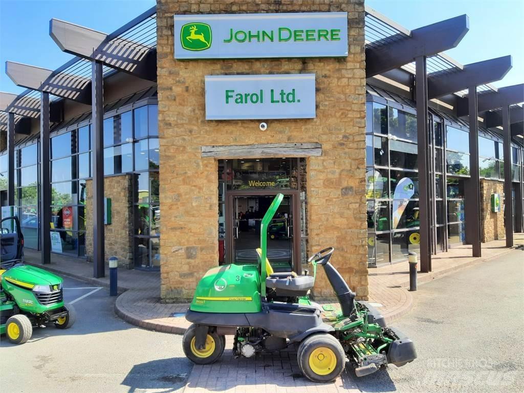 John Deere 2500EH Arkasından yürünen çim biçme makineleri