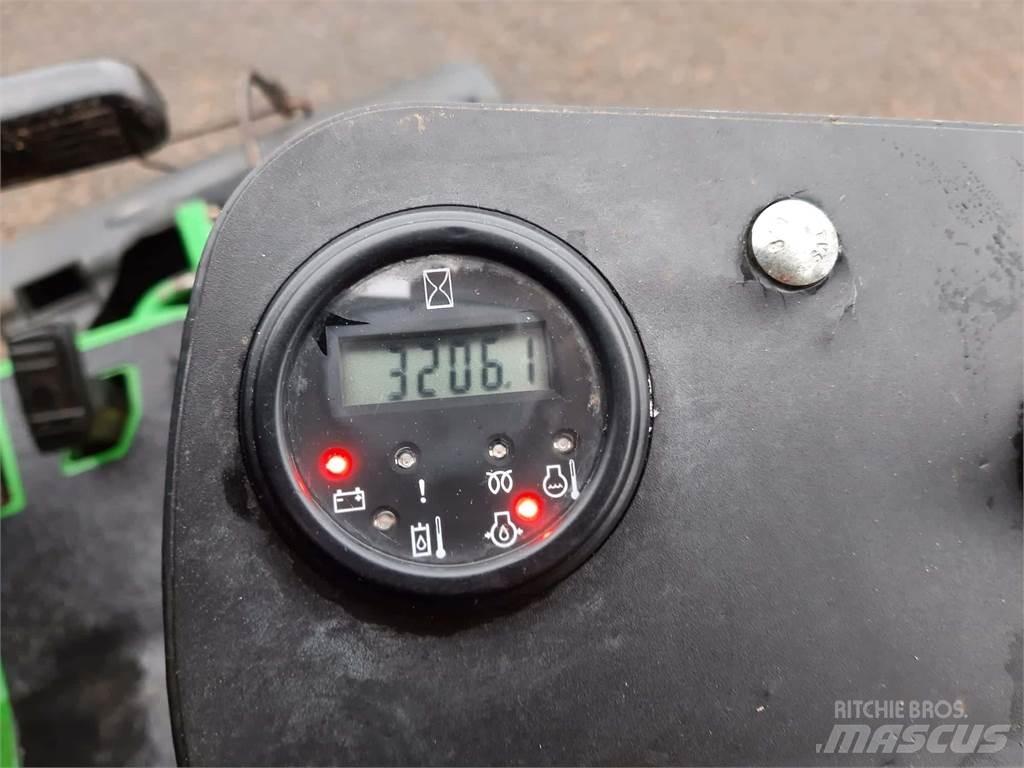 John Deere 2500EH Arkasından yürünen çim biçme makineleri