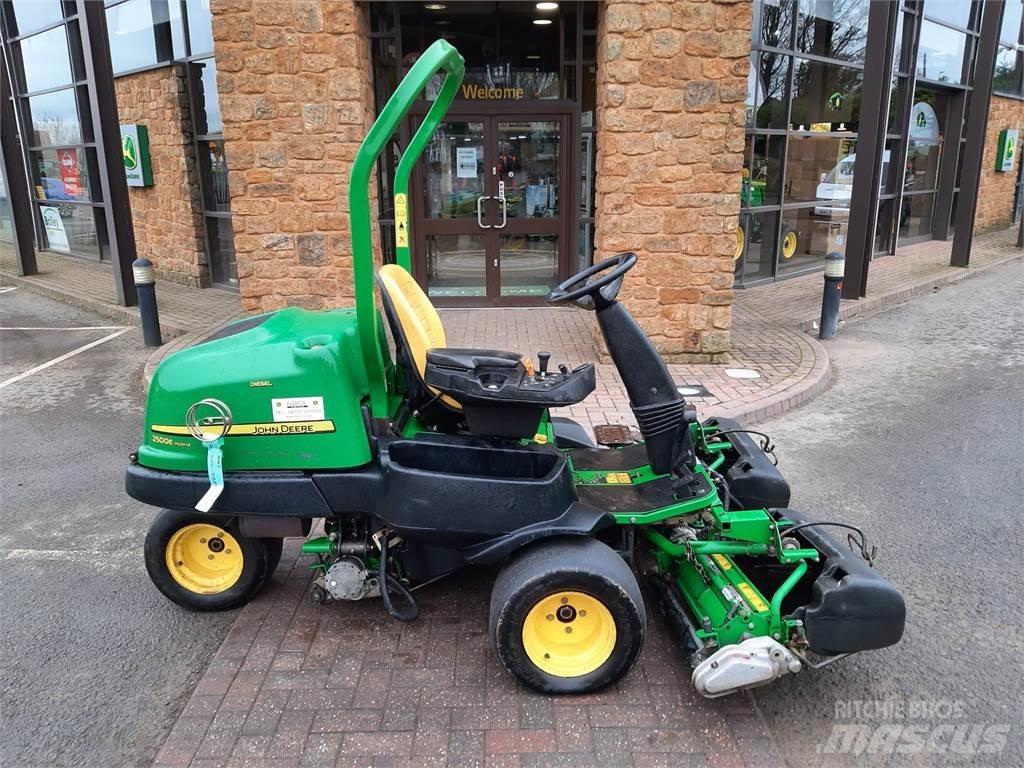 John Deere 2500EH Arkasından yürünen çim biçme makineleri