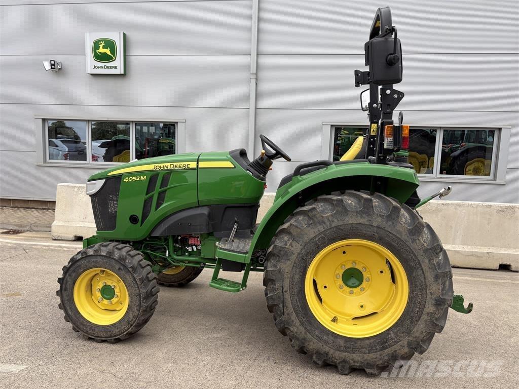 John Deere 4052M Traktörler