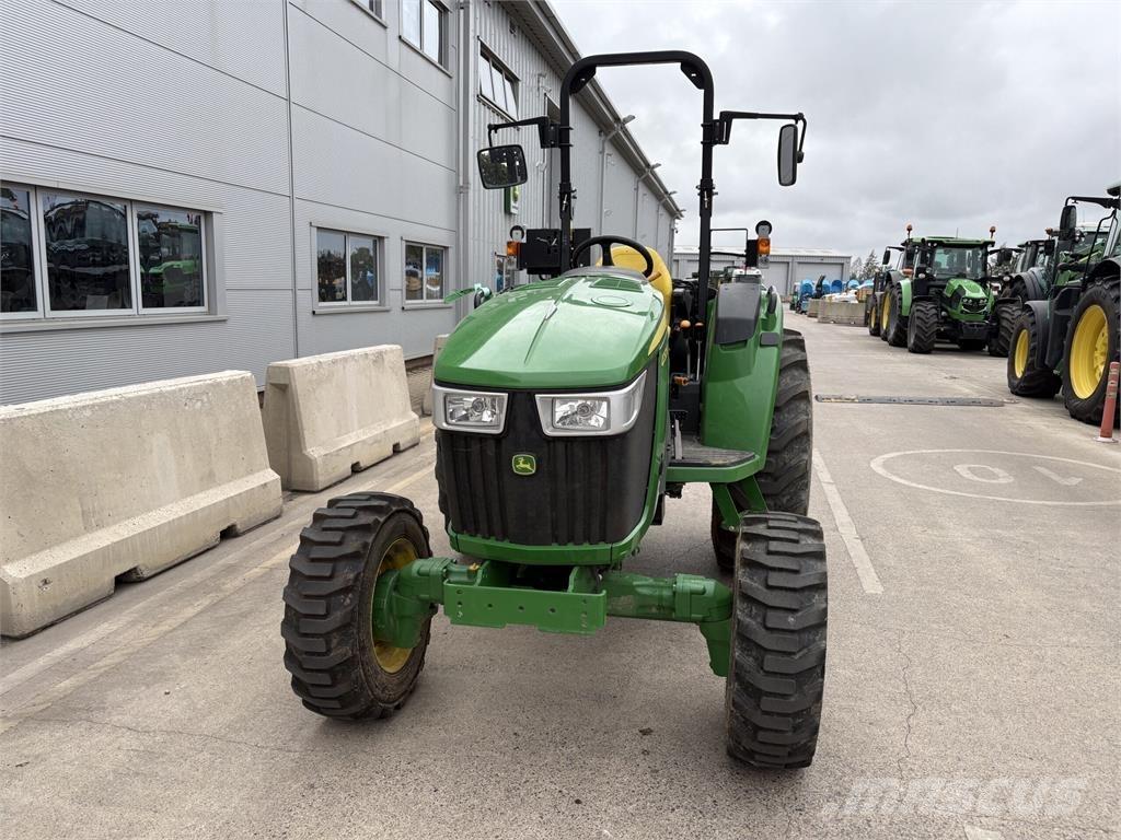 John Deere 4052M Traktörler