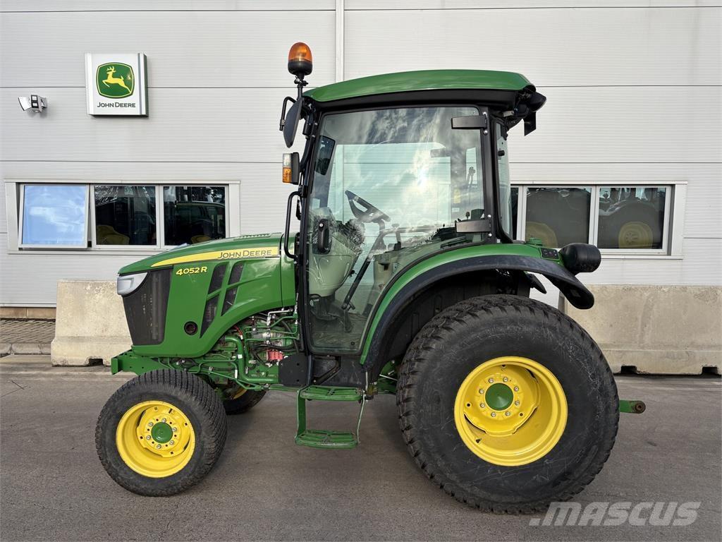 John Deere 4052R Traktörler