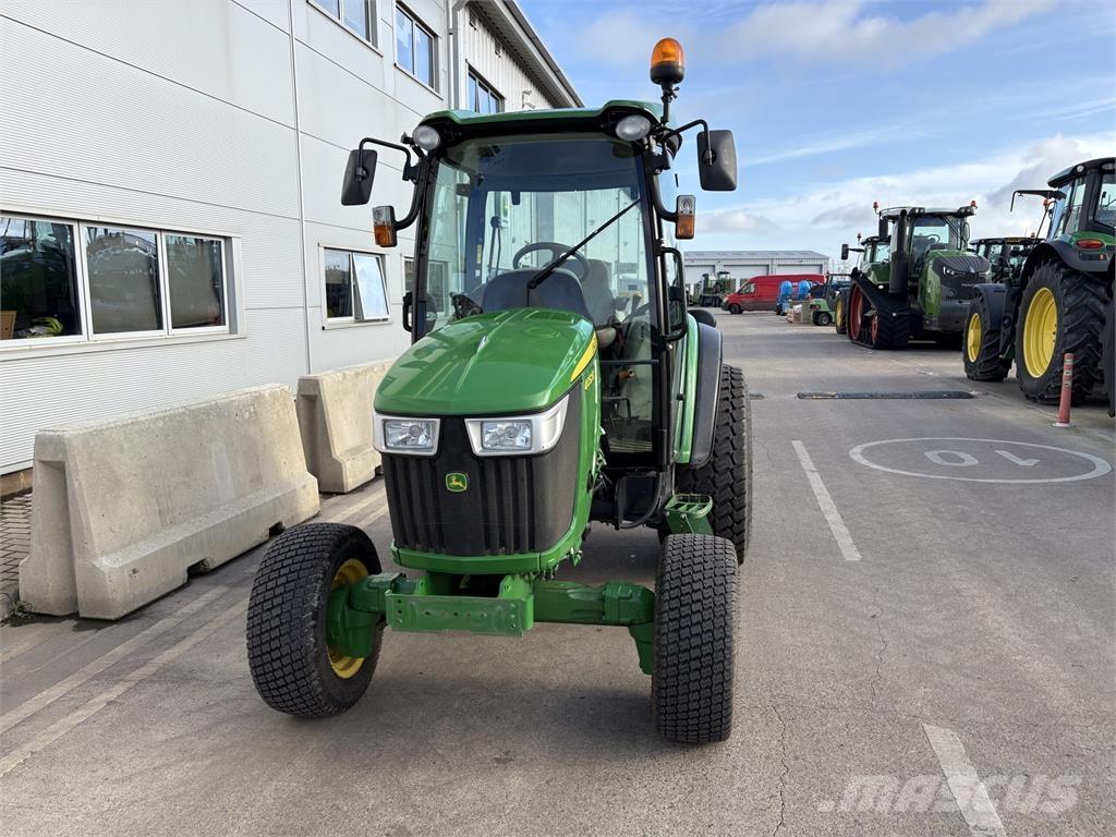 John Deere 4052R Traktörler