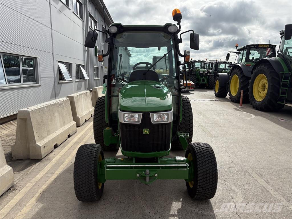 John Deere 4066R Traktörler