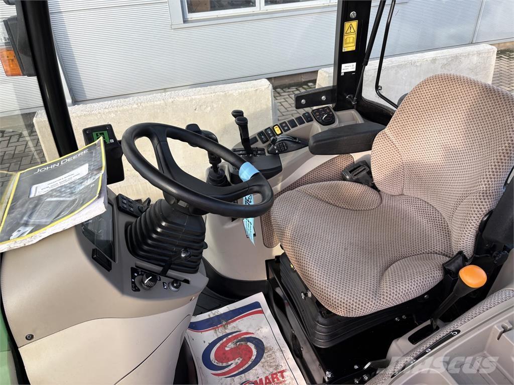 John Deere 4066R Traktörler