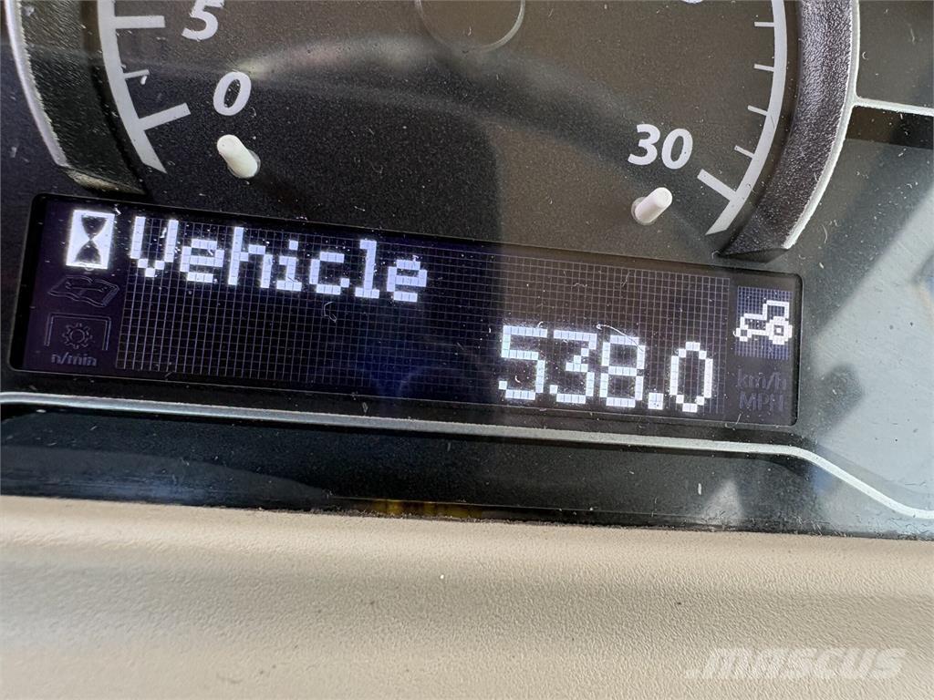 John Deere 4066R Traktörler