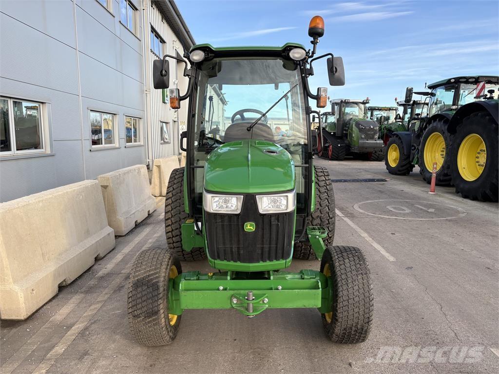 John Deere 4066R Traktörler
