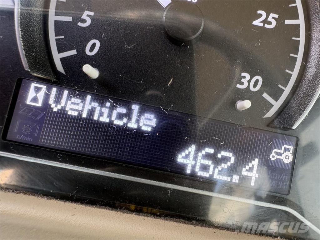 John Deere 4066R Traktörler