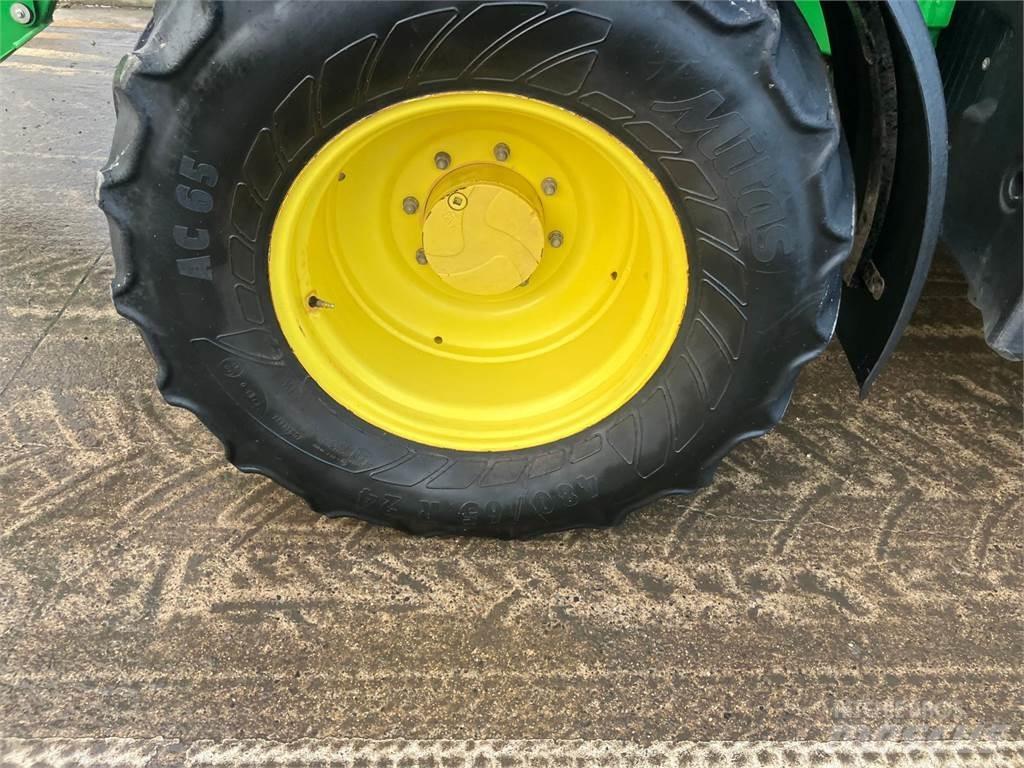 John Deere 6120M Traktörler