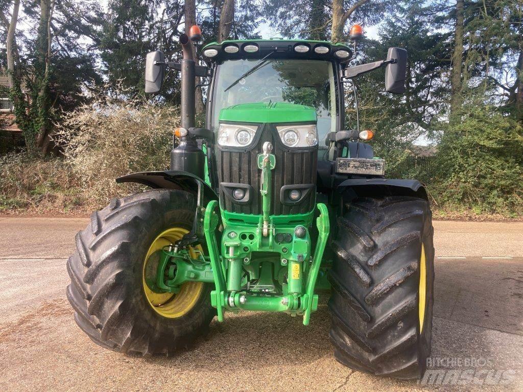 John Deere 6215R Traktörler