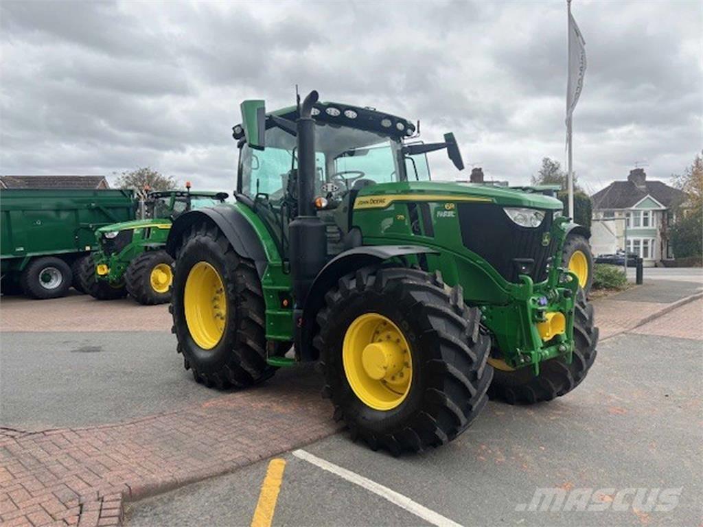 John Deere 6R 215 Traktörler