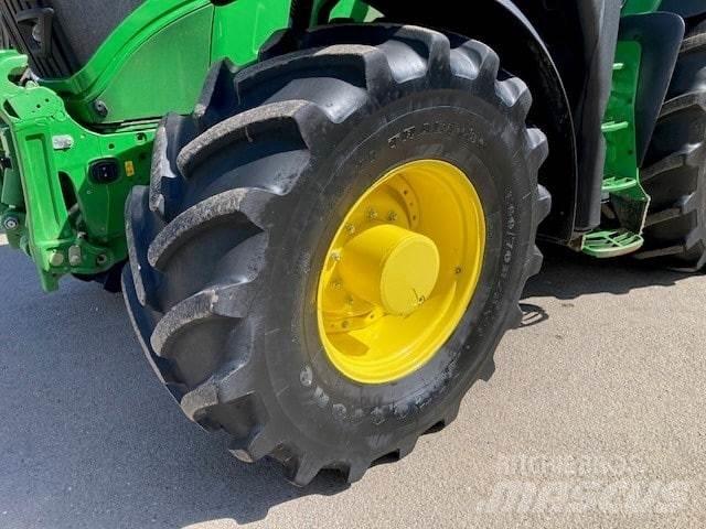 John Deere 6R 215 Traktörler