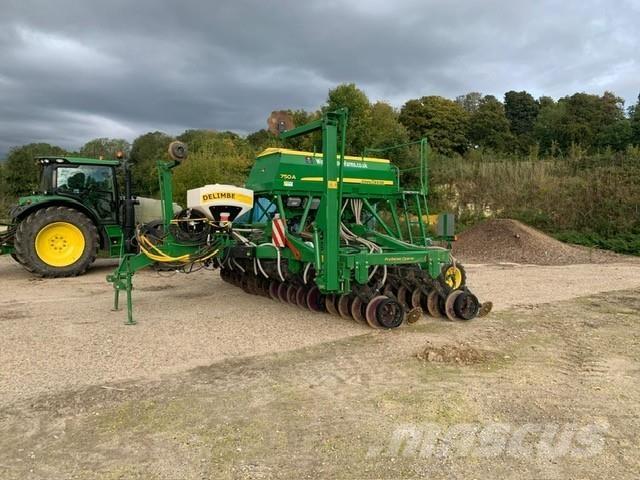 John Deere 750A Mibzerler
