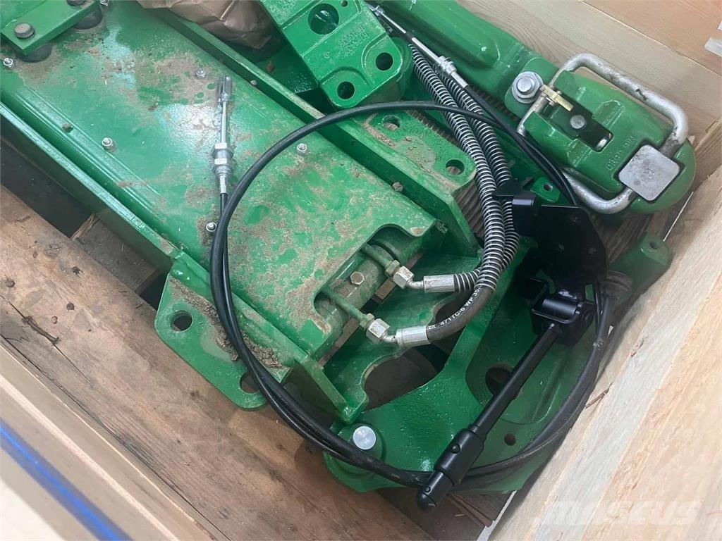 John Deere 8R Diger tarim makinalari