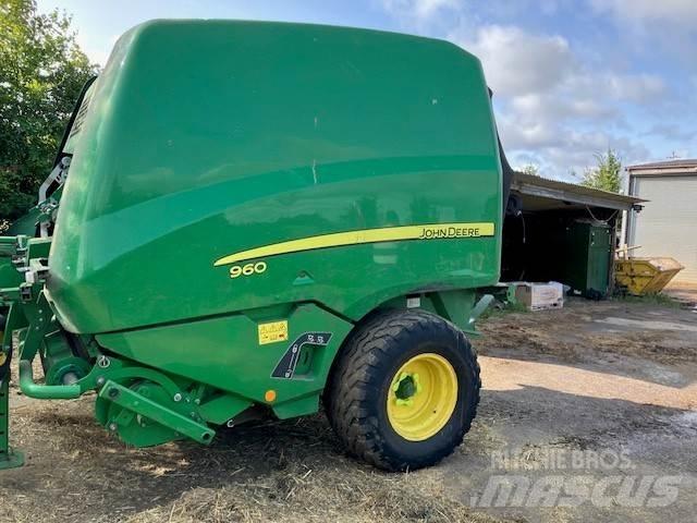 John Deere 960 Küp balya makinalari