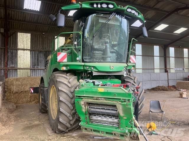 John Deere 9900 Kendi yürür silaj makinalari