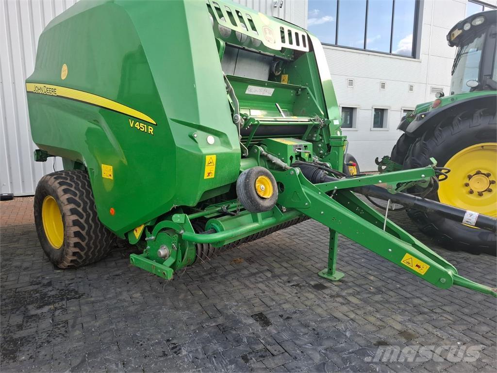 John Deere V451R Küp balya makinalari