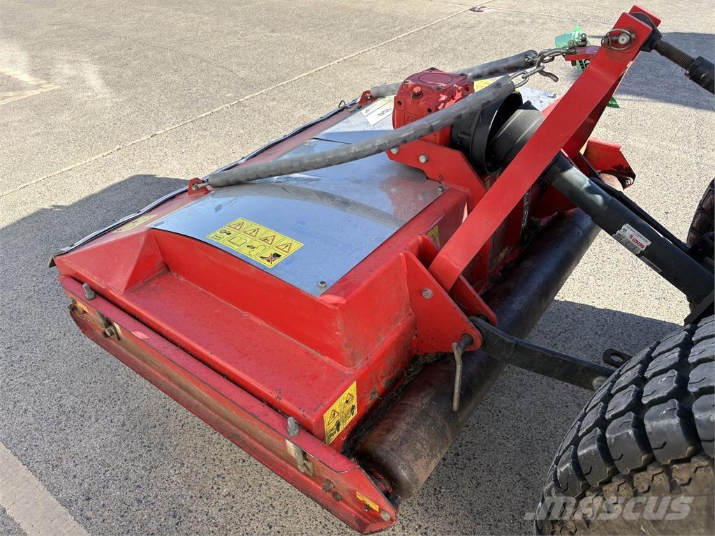 Trimax Striker 150 Asılı ve çekilir biçme makineleri