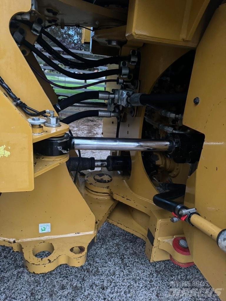 CAT 972 M Tekerlekli yükleyiciler