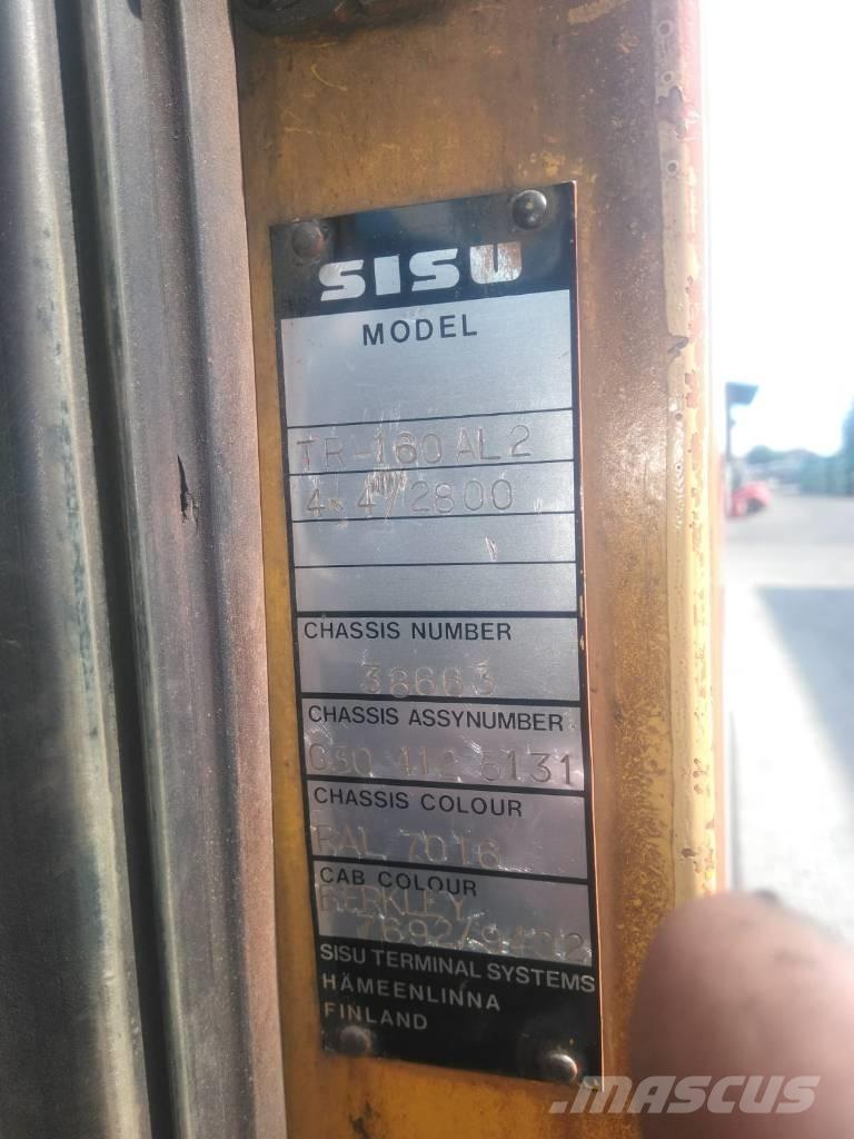 Sisu TR160 AL 4 X4 Terminal çekiciler