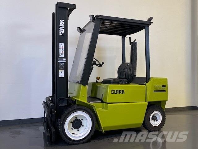 Clark DPM30N Dizel forkliftler
