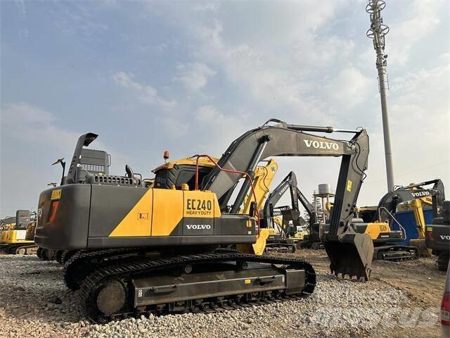 Volvo EC240 Paletli ekskavatörler