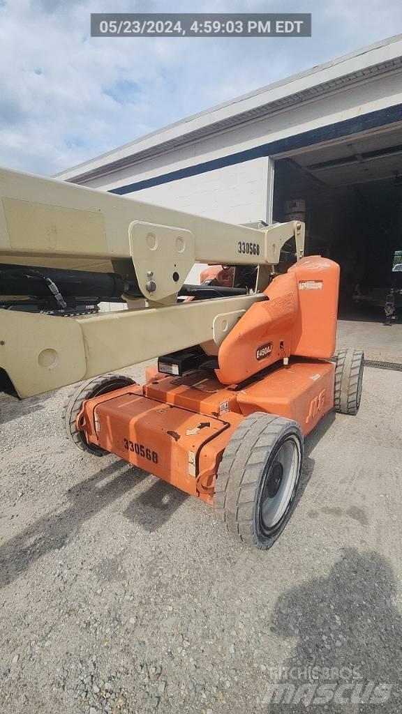 JLG E 450 AJ Körüklü personel platformları