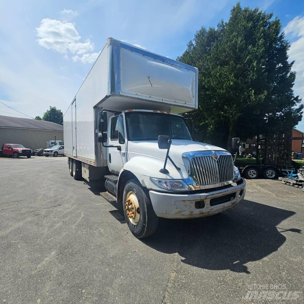 International 4400 Kapali kasa kamyonlar