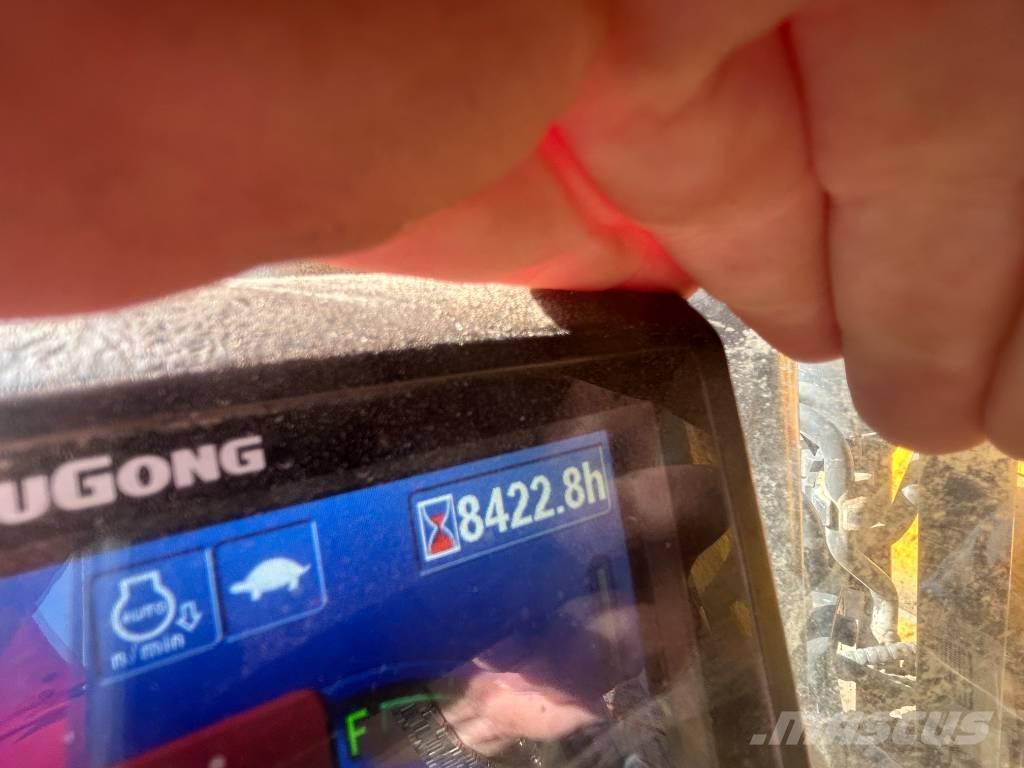 LiuGong 922E Paletli ekskavatörler