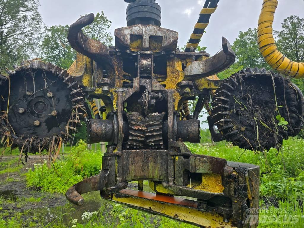 John Deere 1070 E Biçerdöverler