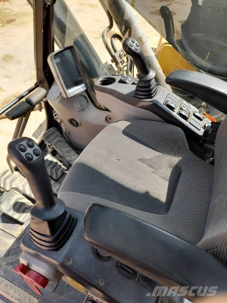 Volvo EC 250 D L Paletli ekskavatörler