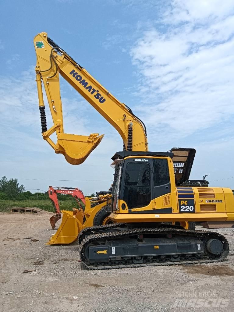 Komatsu PC 220-8 Paletli ekskavatörler
