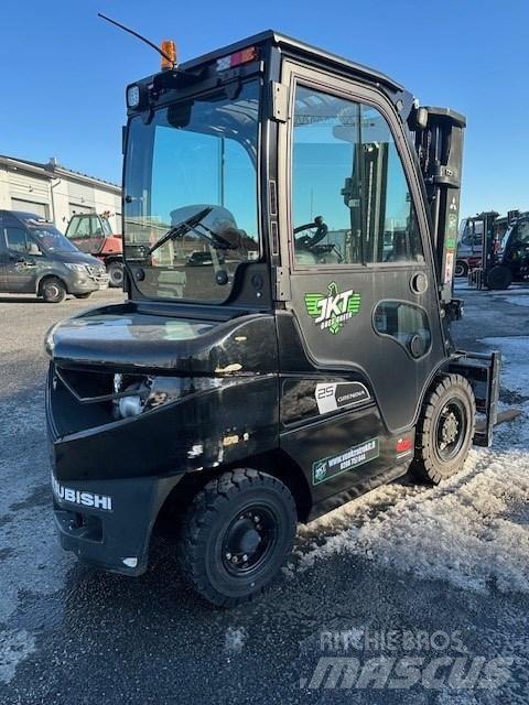 Mitsubishi FD25N3 Dizel forkliftler