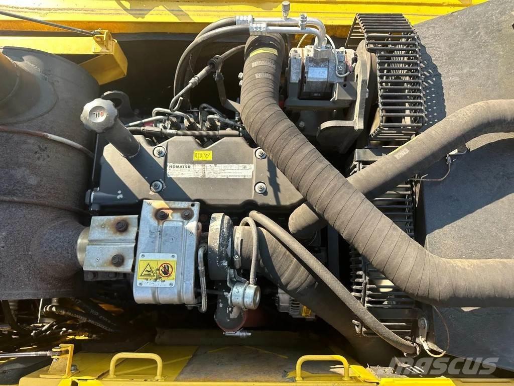 Komatsu PW160-8 Lastik tekerli ekskavatörler