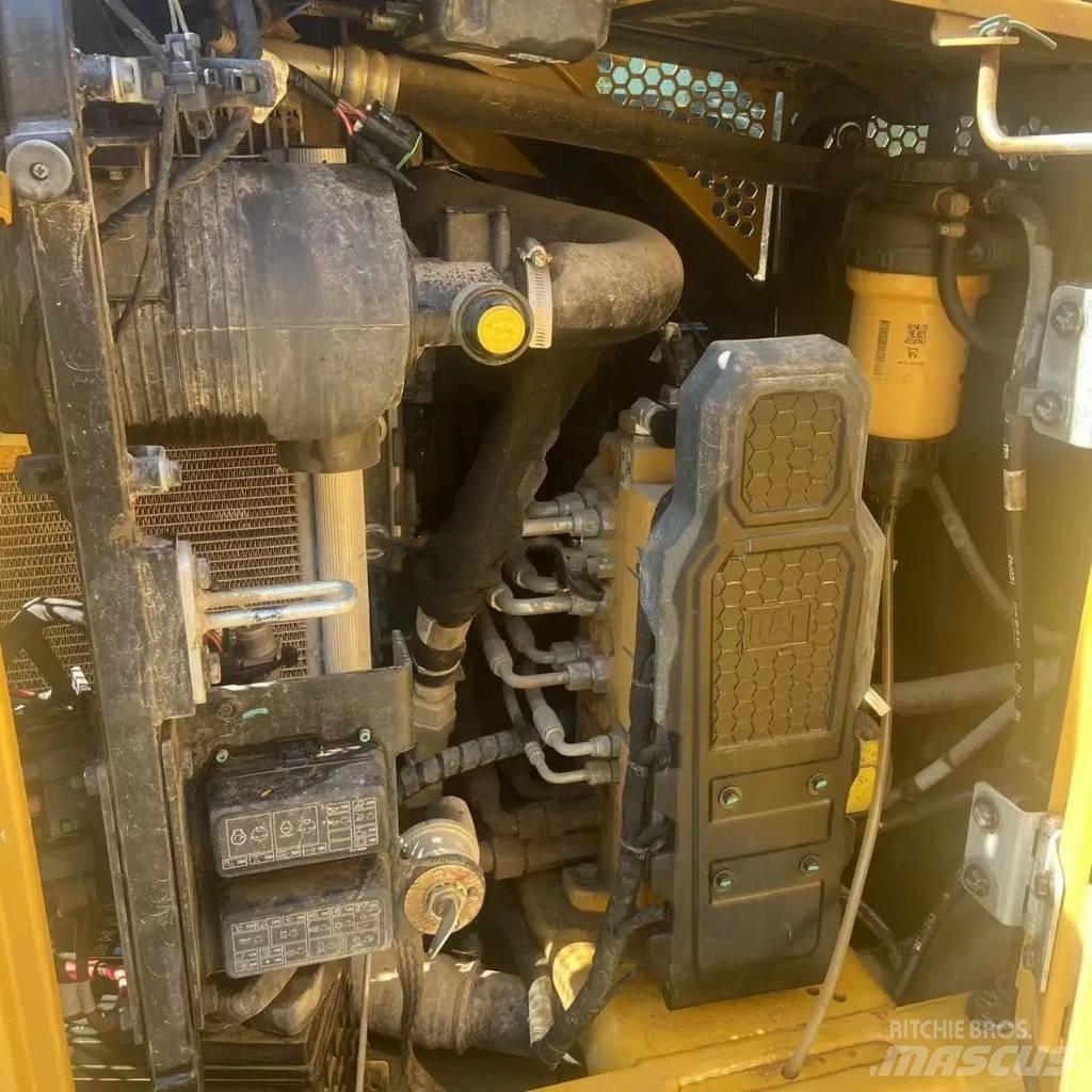 CAT 306E2 Paletli ekskavatörler