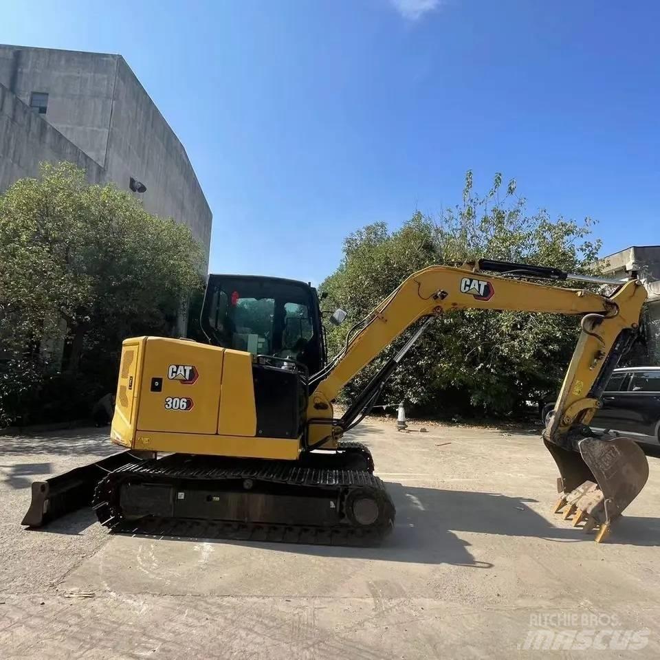 CAT 306E2 Paletli ekskavatörler